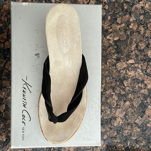 Kenneth Cole sandal size 8.5